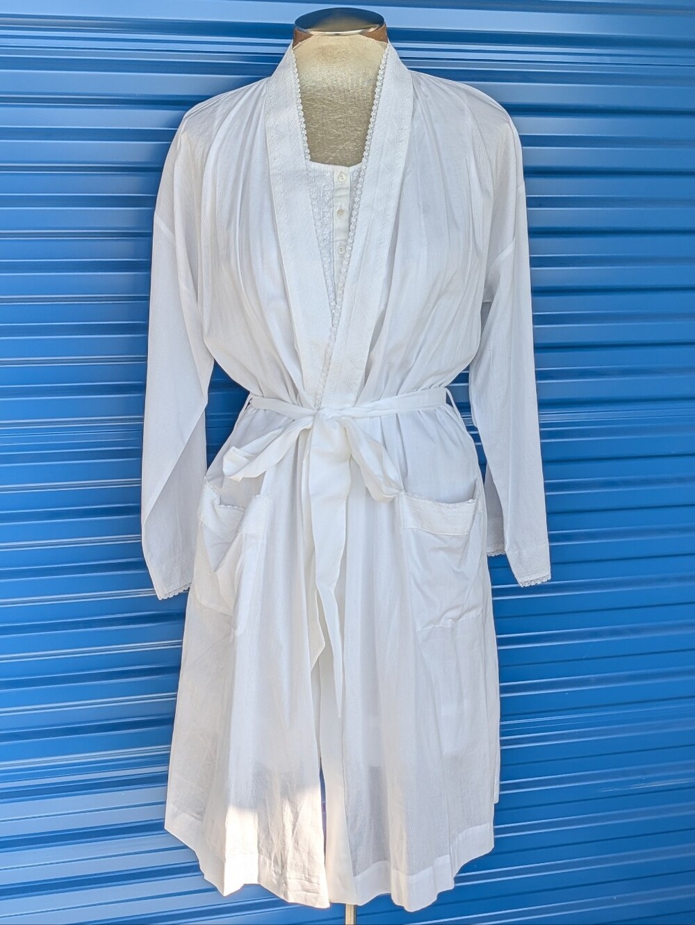 YVES DELORME white cotton nightgown and robe set M